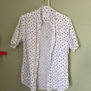 Leaf pattern button down short sleeve shirt